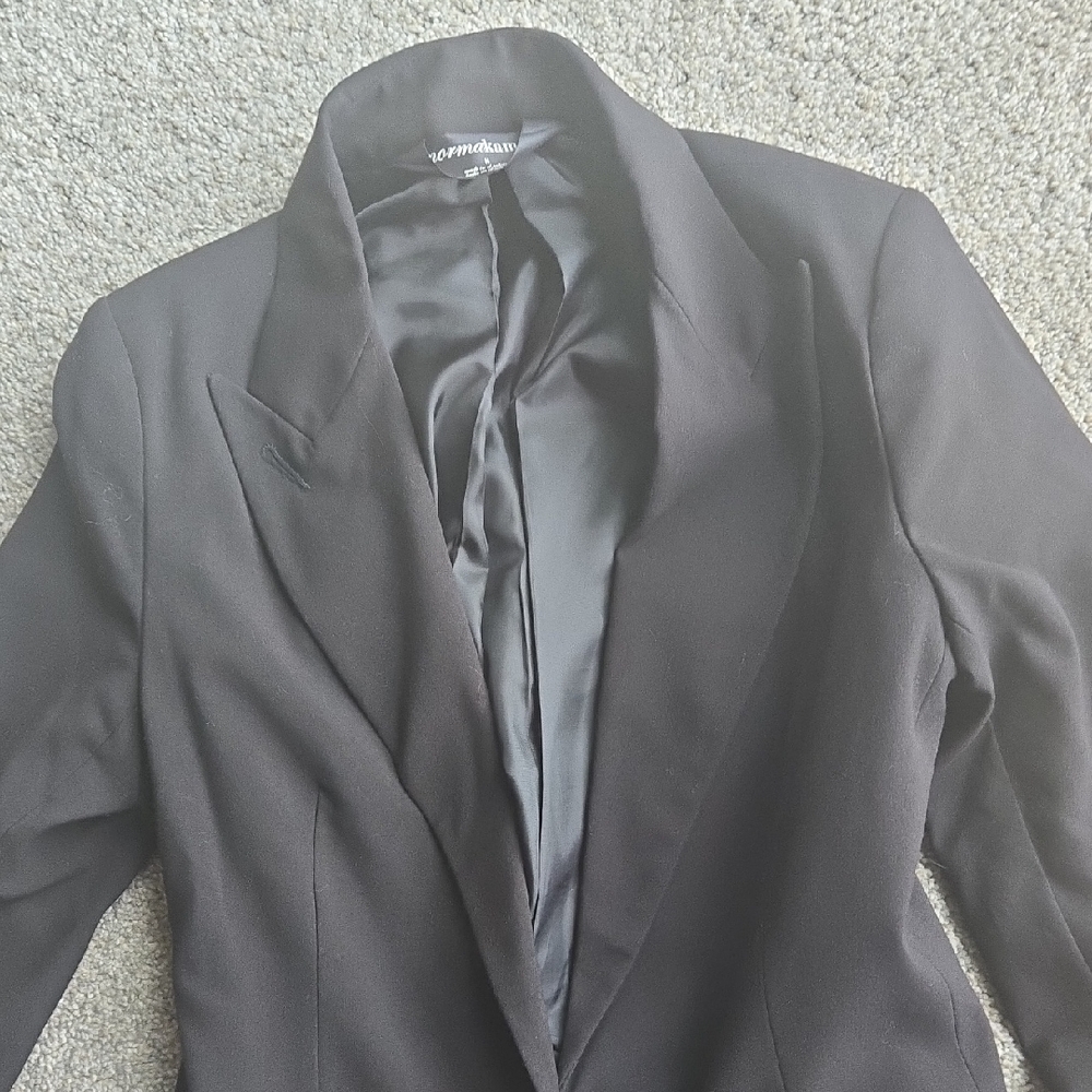 Norma Kamali Elegant Black Suit Jacket